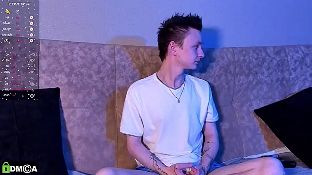 Snapshot of Logan_mett chatting on 11.08.25 Logan mett online show from 11.08.25