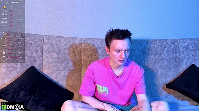 Snapshot of Logan_mett chatting on 11.11.25 Logan mett online show from 11.11.25