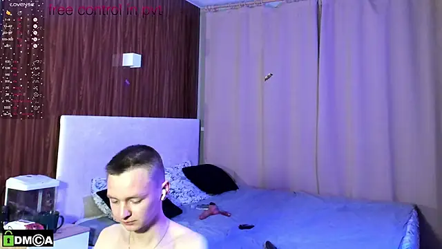 Snapshot of Logan_mett chatting on 11.24.25 Logan mett online show from 11.24.25