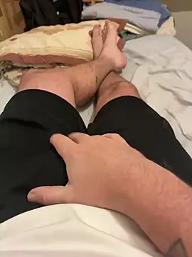 Snapshot of creamydeluxe chatting on 11.04.25 creamydeluxe online show from 11.04.25