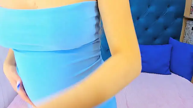 Snapshot of SpicyPreggo chatting on 11.02.25 SpicyPreggo online show from 11.02.25