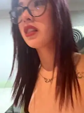 Snapshot of petite_mariee chatting on 11.19.25 petite mariee online show from 11.19.25