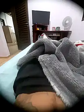 Snapshot of MilledDozens chatting on 05.08.26 MilledDozens online show from 05.08.26