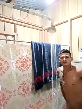 Snapshot of LuisMA2217 chatting on 10.15.25 LuisMA2217 online show from 10.15.25