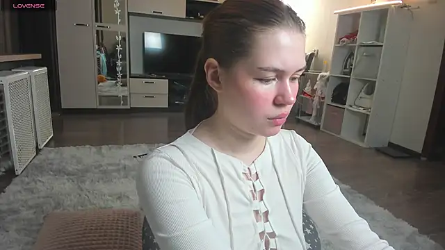 Snapshot of HeatherNextDoor chatting on 11.02.25 HeatherNextDoor online show from 11.02.25