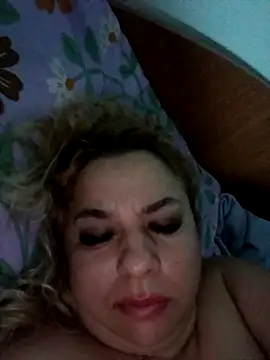 Snapshot of BelleInna chatting on 11.07.25 BelleInna online show from 11.07.25