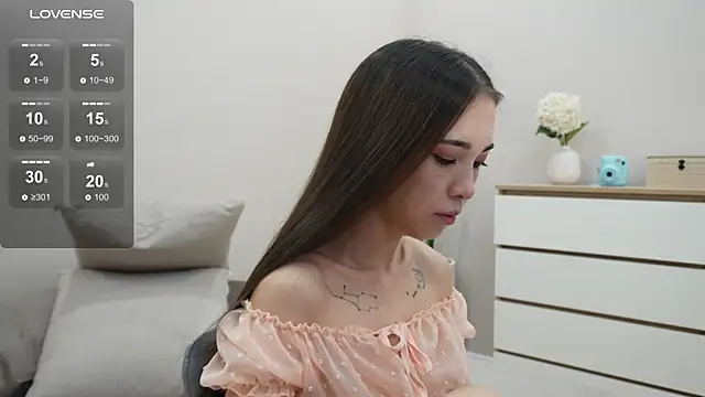 Snapshot of imaginasian_ chatting on 10.20.25 imaginasian online show from 10.20.25