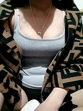 Snapshot of Katy68 chatting on 11.21.25 Katy68 online show from 11.21.25