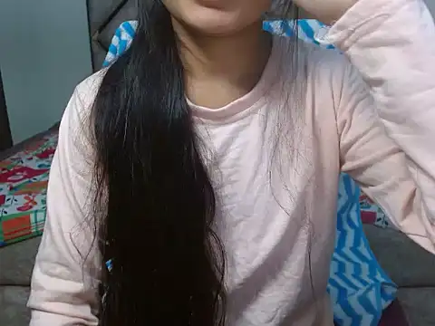 spicy sofiya - online show from 10.25.25