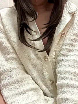 Snapshot of milk_tea00 chatting on 11.17.25 milk tea00 online show from 11.17.25