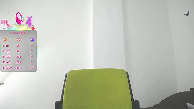 Snapshot of issa_bella18 chatting on 11.22.25 issa bella18 online show from 11.22.25