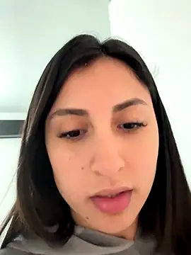 itsmiasofia online show from 10.14.25