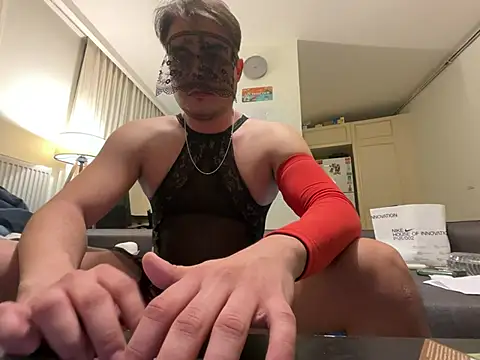 Snapshot of dicsucerboy77 chatting on 04.14.26 dicsucerboy77 online show from 04.14.26