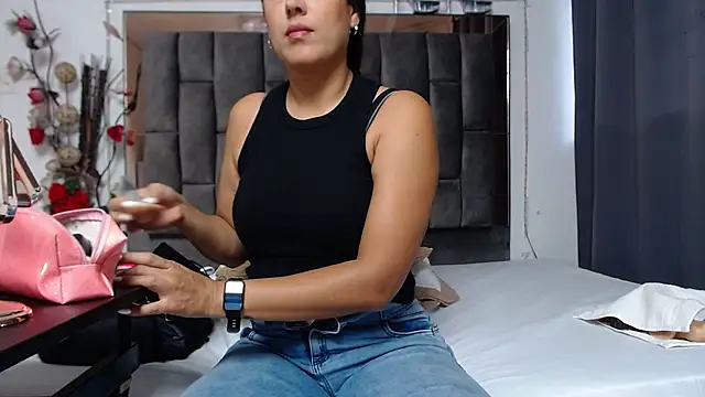 Salmma Milf online show from 02.26.26