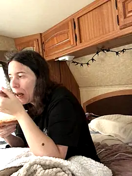 JT83FL online show from 10.28.25