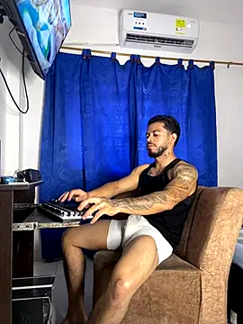 Kylian Alessandro online show from 12.20.25