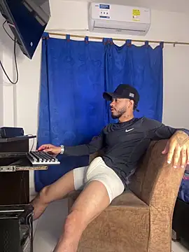 Kylian Alessandro online show from 01.06.26