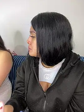Snapshot of Mellani_luod chatting on 06.17.26 Mellani luod online show from 06.17.26