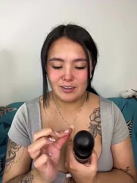 Snapshot of Mellani_luod chatting on 06.29.26 Mellani luod online show from 06.29.26