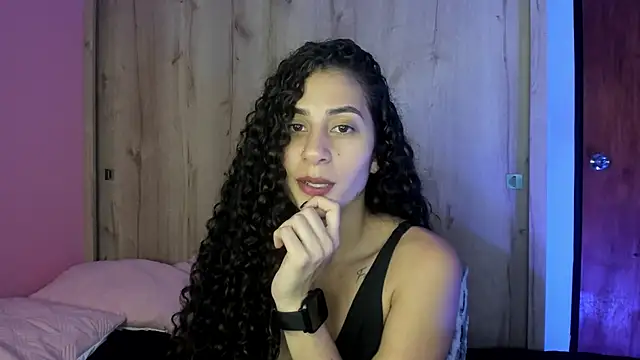 Snapshot of fernanda317 chatting on 04.16.26 fernanda317 online show from 04.16.26