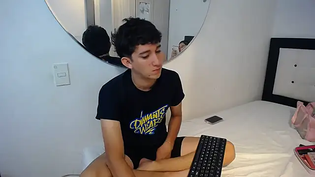 Snapshot of Dravith_Valery chatting on 11.23.25 Dravith Valery online show from 11.23.25