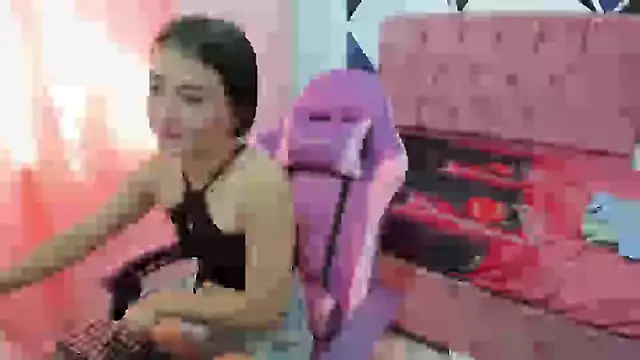 scarleth18 online show from 10.26.25