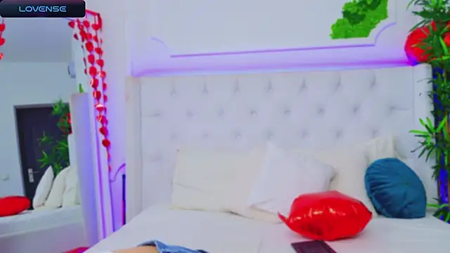 AriannaSins online show from 02.18.25