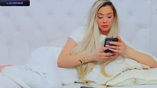 AriannaSins online show from 02.24.25