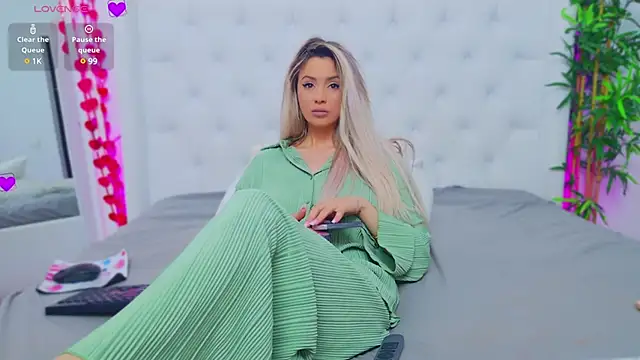 AriannaSins online show from 03.18.25