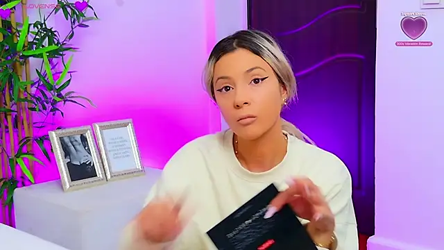 AriannaSins online show from 09.25.25