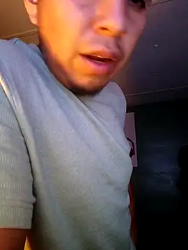 Snapshot of Penelargo1233r chatting on 10.19.25 Penelargo1233r online show from 10.19.25