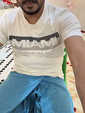 Snapshot of Handsome8677 chatting on 03.25.26 Handsome8677 online show from 03.25.26