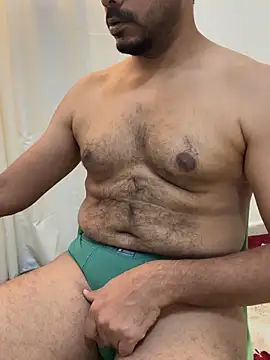 Snapshot of Handsome8677 chatting on 04.14.26 Handsome8677 online show from 04.14.26
