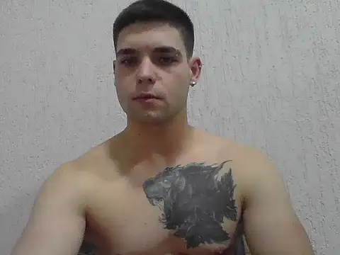 Snapshot of Zure-xxx chatting on 11.25.25 Zure-xxx online show from 11.25.25