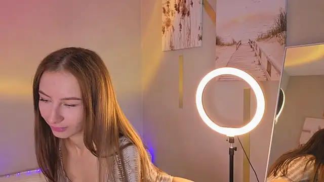 Snapshot of Margarita_Lee chatting on 10.24.25 Margarita Lee online show from 10.24.25