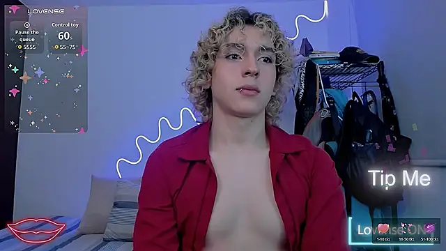 Snapshot of Lyric_Mirage chatting on 11.27.25 Lyric Mirage online show from 11.27.25