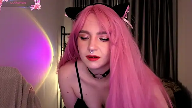 AleksaDivine online show from 10.22.25