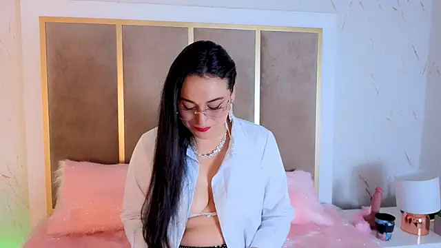 Snapshot of Elizabeth_bennett_6 chatting on 11.06.25 Elizabeth bennett 6 online show from 11.06.25