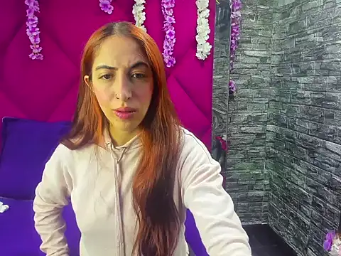 MariamGray1 online show from 10.16.25