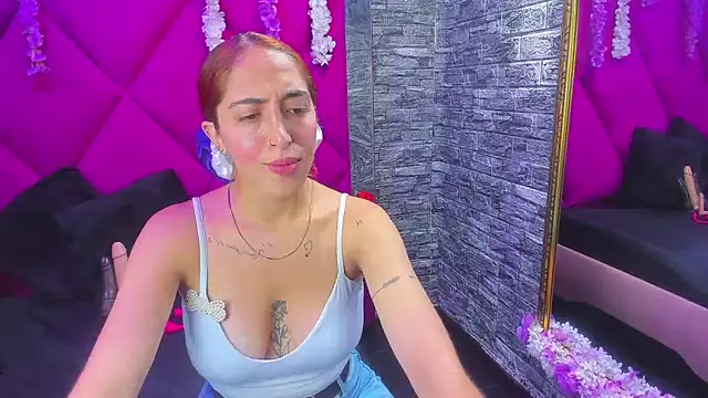 MariamGray1 online show from 12.20.25