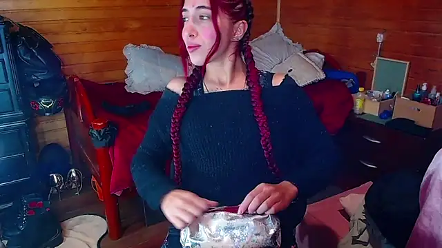 Snapshot of MariamGray1 chatting on 02.05.26 MariamGray1 online show from 02.05.26