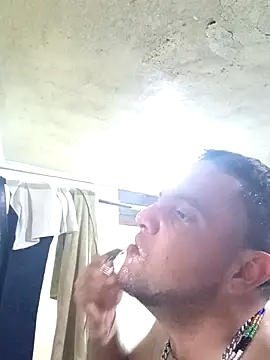 Snapshot of Cogelonregio chatting on 10.26.25 Cogelonregio online show from 10.26.25