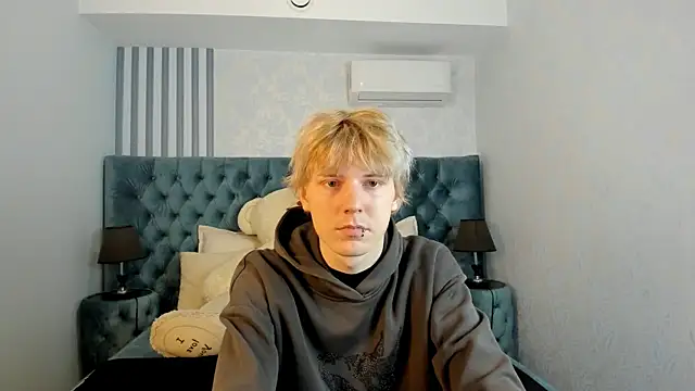 KevinMilky online show from 10.22.25