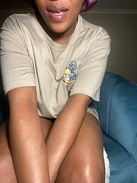 Snapshot of WaterMommy chatting on 11.19.25 WaterMommy online show from 11.19.25