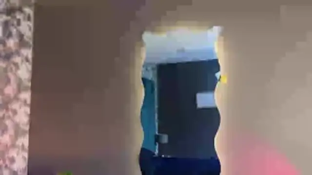 Snapshot of Aaron_Eze chatting on 11.22.25 Aaron Eze online show from 11.22.25