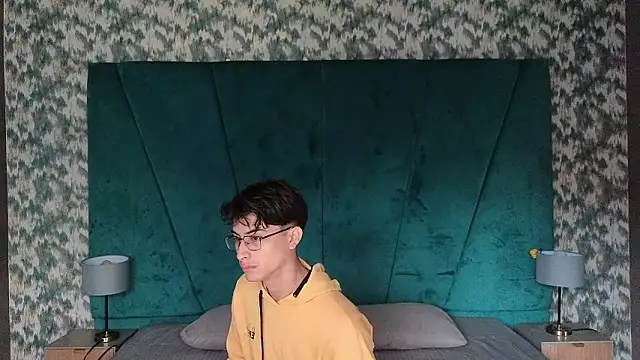 Aaron Eze online show from 03.13.26