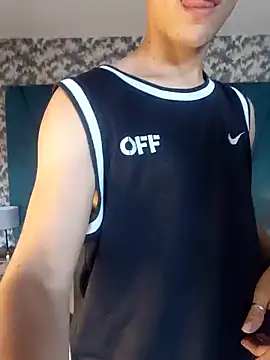 Aaron Eze online show from 04.19.26