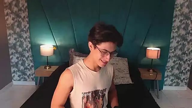 Aaron Eze online show from 06.02.26
