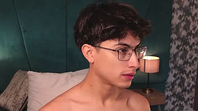 Aaron Eze online show from 06.20.26