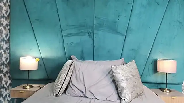 Aaron Eze online show from 07.05.26
